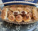 A picture of step 5 of Eid Maamoul with Cream Cheese.