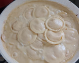 Foto del paso 11 de la receta: Sorrentinos de zanahoria y boniato con crema de champiñones