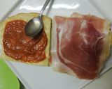 Foto del paso 1 de la receta: Tortilla de papas rellena de mojo picón y jamón