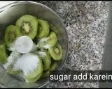 A picture of step 3 of Kiwi lemonade.
