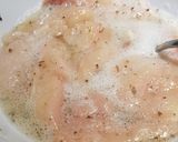 Foto del paso 2 de la receta Pollo rebozado con claras de huevo y panko