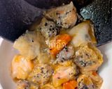 A picture of step 4 of Shrimp Tom Yum Vietnamese Dumplings.