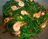 Foto langkah ke 6 dari resep Cah Kangkung Udang 🍤Oil-Free Diet Friendly.