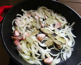 Foto del paso 3 de la receta: Calamares 🦑 en salsa