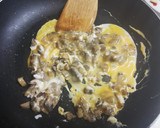 Foto del paso 2 de la receta: Revuelto de champiñones con huevo y jamón ahumado