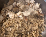Foto del paso 3 de la receta: Ensalada de pasta seca con pollo 🍗🥗