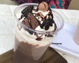 A picture of step 1 of Oreo Milkshake.