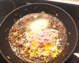Foto del paso 1 de la receta: Chipirones rellenos de huevo y jamón cocido