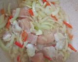 Foto langkah ke 3 dari resep Tumis Ayam Labu Siam.