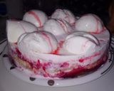A picture of step 7 of Strawberries cheese cake ice cream.