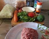 A picture of step 1 of Home-made Beef Burgers.