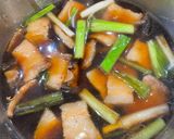 A picture of step 3 of Pork belly cold udon.