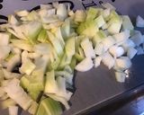 Une image de l'étape 3 de Sauce tomate épicée à l'ail, oignon et persil (pour pâtes).