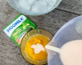 Foto langkah ke 3 dari resep Iced Mango Matcha Latte.
