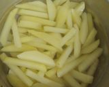 Foto langkah ke 1 dari resep Homemade French fries.