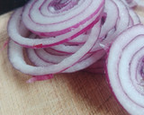 Foto del paso 3 de la receta: Ensalada de salmón ahumado con salsa kéfir de cebollino
