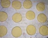 A picture of step 4 of Chocolate filled donut buns.
