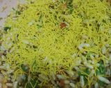 A picture of step 2 of Bhel (murmure and veg chaat).