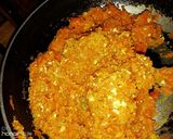 A picture of step 2 of Gajar halwa.