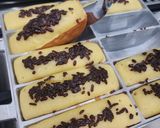 Foto langkah ke 5 dari resep Pukis Keju Kismis Meses.