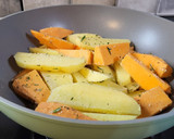 Foto del paso 3 de la receta: Papas y boniatos en el wok