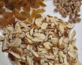 गुझिया (मावा ड्राई फ्रूट्स वाली) रेसिपी चरण 2 फोटो