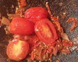 Foto langkah ke 3 dari resep 10. Ikan Asin Keranjang Sambal Tomat.