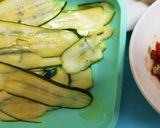 Zucchinischleifen - mit Koriander als Salat Rezeptschritt 6 Foto