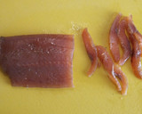 Foto del paso 3 de la receta: Paccheri con salsa de tomate, trucha marinada y lascas de pecorino