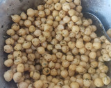 Foto del paso 2 de la receta: Cama de arroz con garbanzos y huevo escalfado a la italiana
