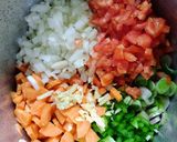 Foto del paso 1 de la receta: Guiso de patas de pollo con arroz integral. Súper sano