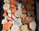 Foto del paso 1 de la receta: PAPAS Y BONIATOS CON CHURRASCO DE CARRÉ DE CERDO 🥔🍗