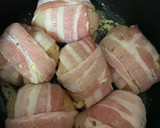 Foto del paso 4 de la receta: Bolitas de pechugas rellenas de plátano envueltas en bacon