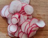 Foto del paso 1 de la receta: Ensalada cremosa de rábano, pepino y apio