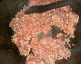 A picture of step 2 of Cheesy ground beef pasta.