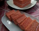 Foto langkah ke 8 dari resep Strawberry Sponge Cake.