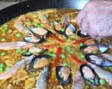Foto del paso 10 de la receta Paella de pollo y marisco