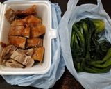 A picture of step 1 of Pickled Cabbage & Shredded Duck Vermicelli雪菜鴨絲湯米.