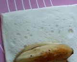 Foto langkah ke 4 dari resep Pisang roll roti tawar.