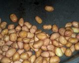 A picture of step 1 of Dry Coconut Chutney.