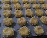 Foto langkah ke 3 dari resep Thumbprint cheese blueberry cookies renyah.