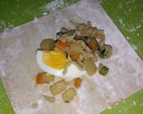 Foto langkah ke 4 dari resep Lumpia Sayur Telur.