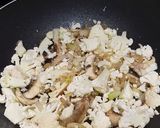 Foto del paso 2 de la receta: Macarrones al coliflor, champiñones y crema de trufa