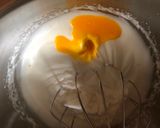 Hình bước làm 2 của món Hongkong Paper Wrapped Sponge Cake