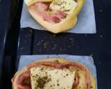 Foto langkah ke 5 dari resep Roti Smoked Beef Mozarella.