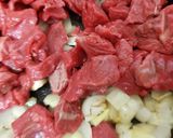 A picture of step 1 of My Steak & Onion pie with Top Crust.