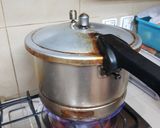 A picture of step 1 of Chicken corn soup.