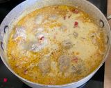 Reszelt sajttal és sárgarépával töltött csirkemellfilé, tejfölös szószban, tésztával 🧄🥕🧀🌶🍅🍗😋 recept fázis 3 fotója
