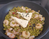 Foto del paso 2 de la receta: Tagliatelli con gambas en salsa de queso azul