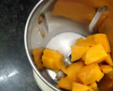 மாம்பழ மில்க் ஷேக் ரெசிபி ஸ்டேப் 2 புகைப்படம்
